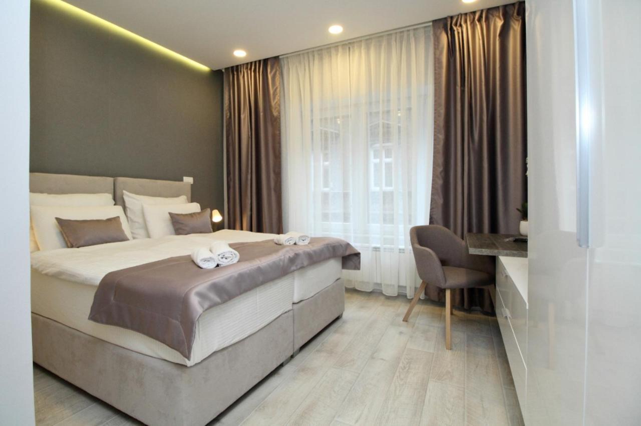 Platinum Butique